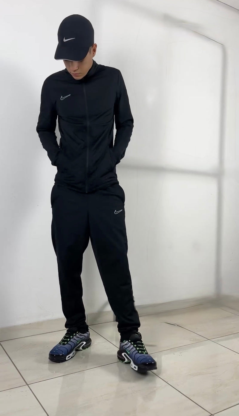 KIT 5 EN 1 CONJUNTOS NIKE - [PROMOCIÓN 40% DESCUENTO]