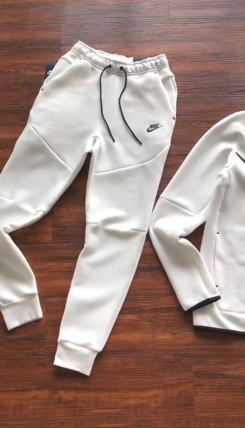 KIT 5 EN 1 CONJUNTOS NIKE - [PROMOCIÓN 40% DESCUENTO]