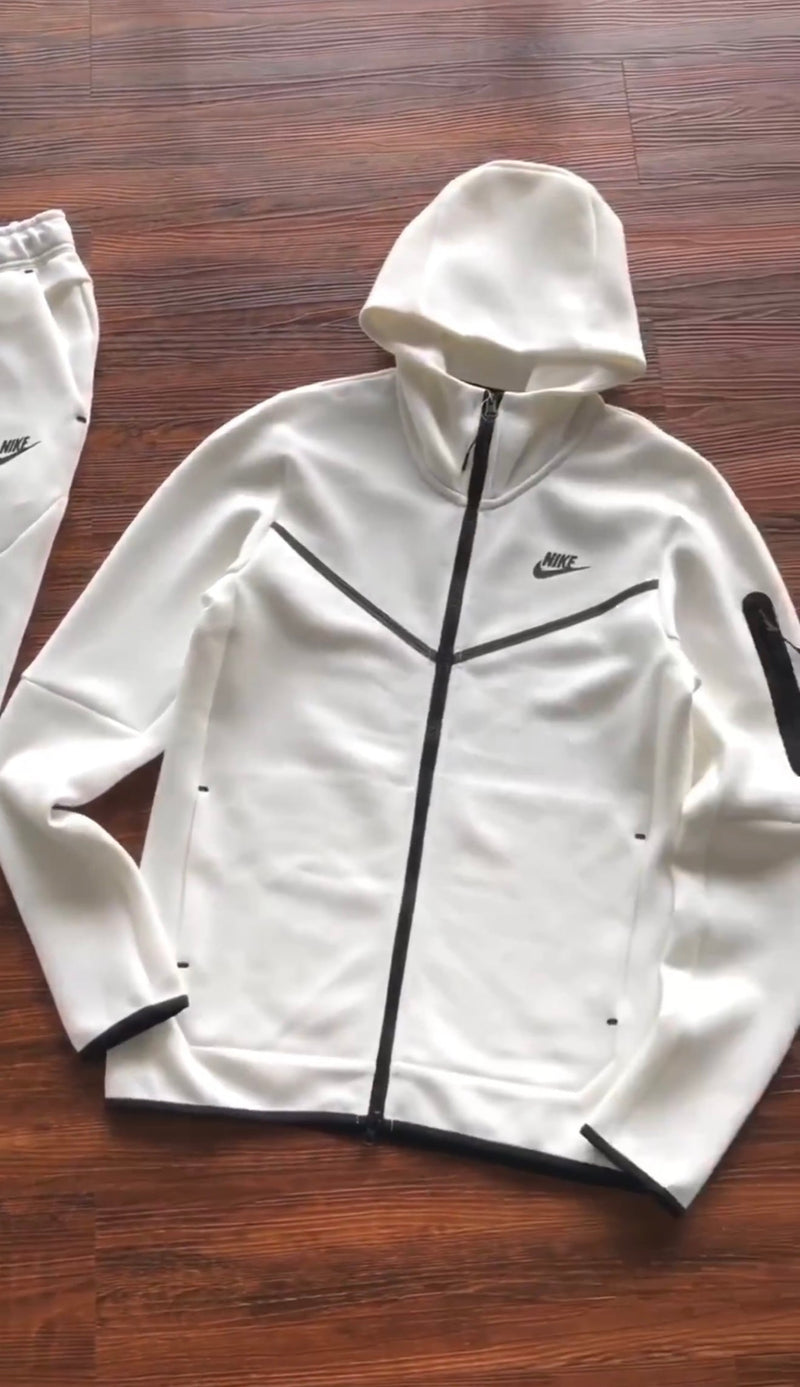 KIT 5 EN 1 CONJUNTOS NIKE - [PROMOCIÓN 40% DESCUENTO]